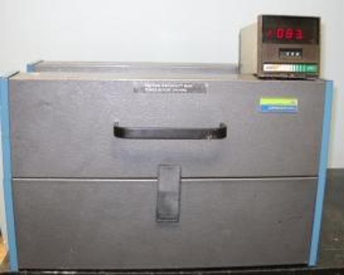 Used LINDBERG TUBE FURNACE A UNIT OF GENERAL SIGNAL 304 HART ST. WATERTOWN