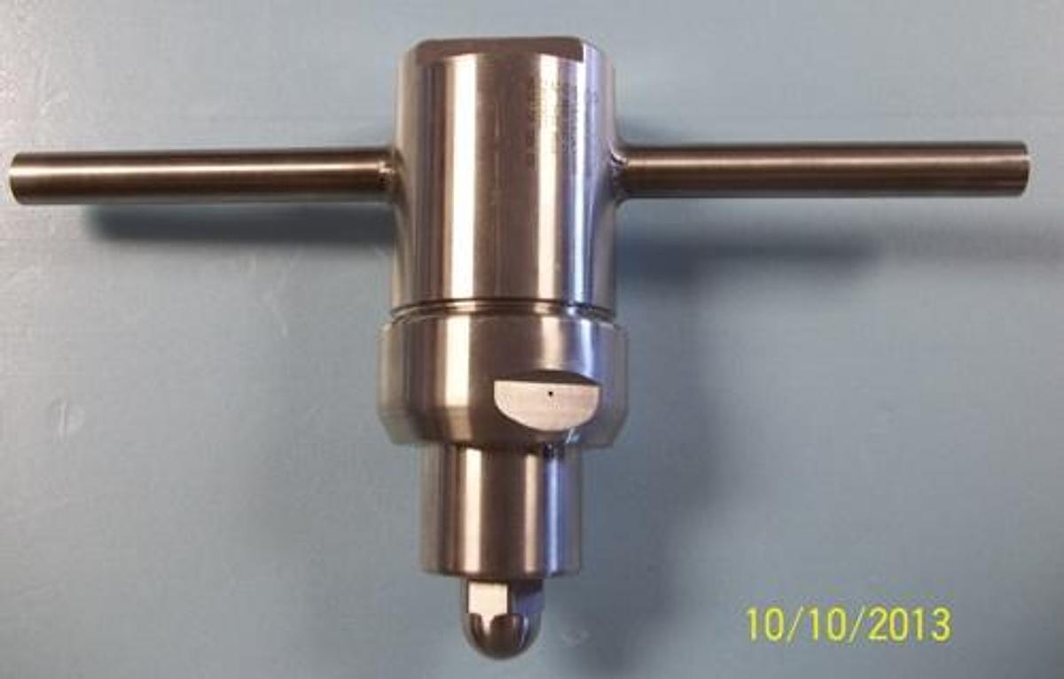 Used QTY. 1. SWAGELOK REGULATOR KSV1EJ1322A30000 HP MAX 500 PSIG LP 0-50 PSIG Z98639001 MADE IN UK # RB1KN009 HP FITTING SIZE ARE 3/8" ¼" NEW.