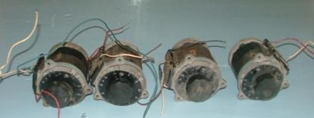 Used QTY. 4. VARIAC VARISTAT POWERSTAT TYPE 116V PRI V 120 31/60 OUT V 0-140 MAX AMPS 7 ½ MAX KVA 1 THE SUPERIOR ELECTRONIC COMPANY.