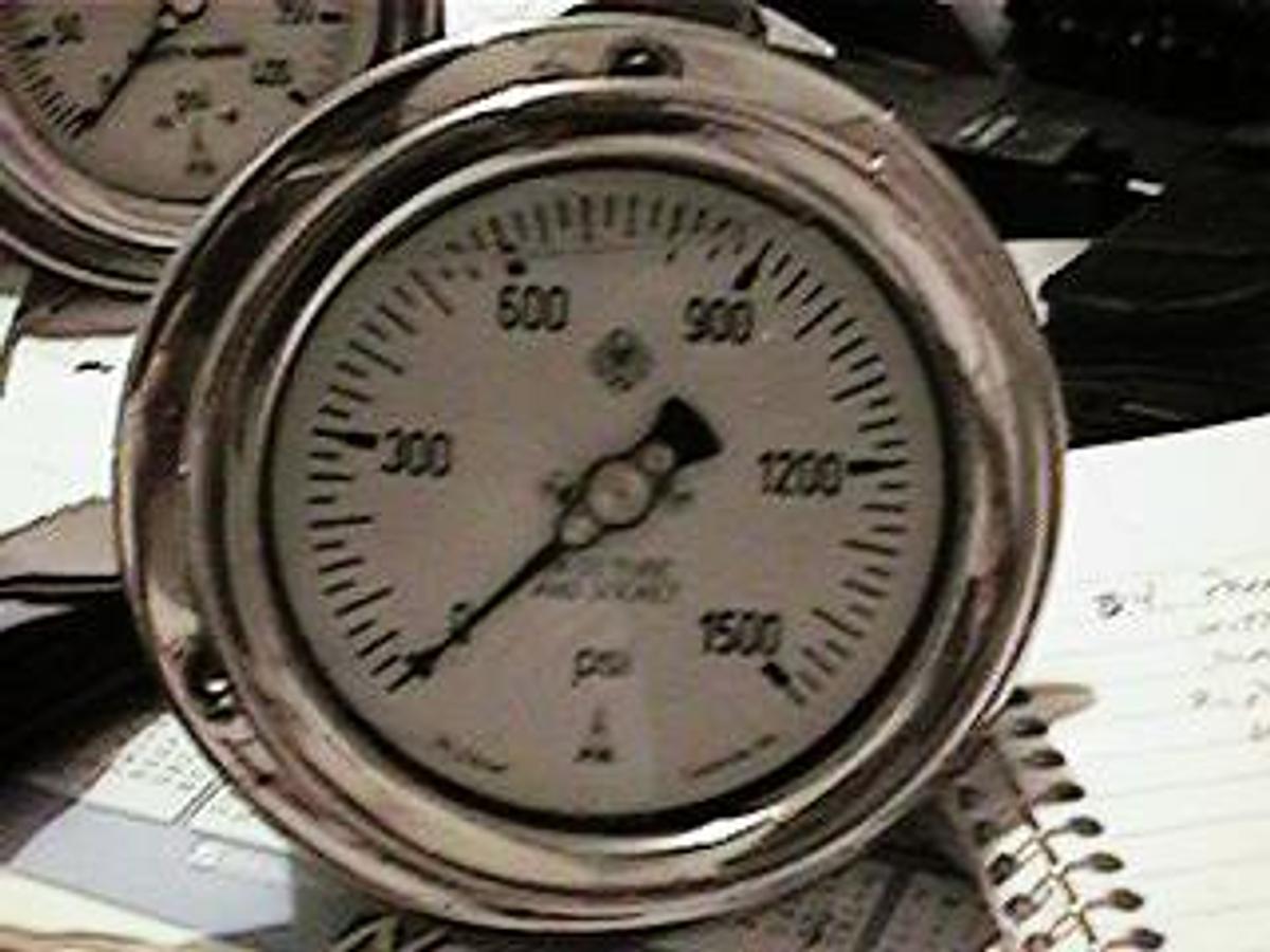 Used QTY. 1. MCDANIELS CONTROLS ALL STAINLESS SAFETY GAUGE