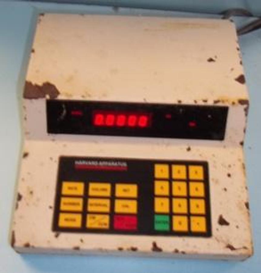 Used HARVARD APPARATUS PUMP CONTROLLER MODEL 2500-001 SER A-29016 VOLTS VAR 50/60HZ Â½ AMPS.
