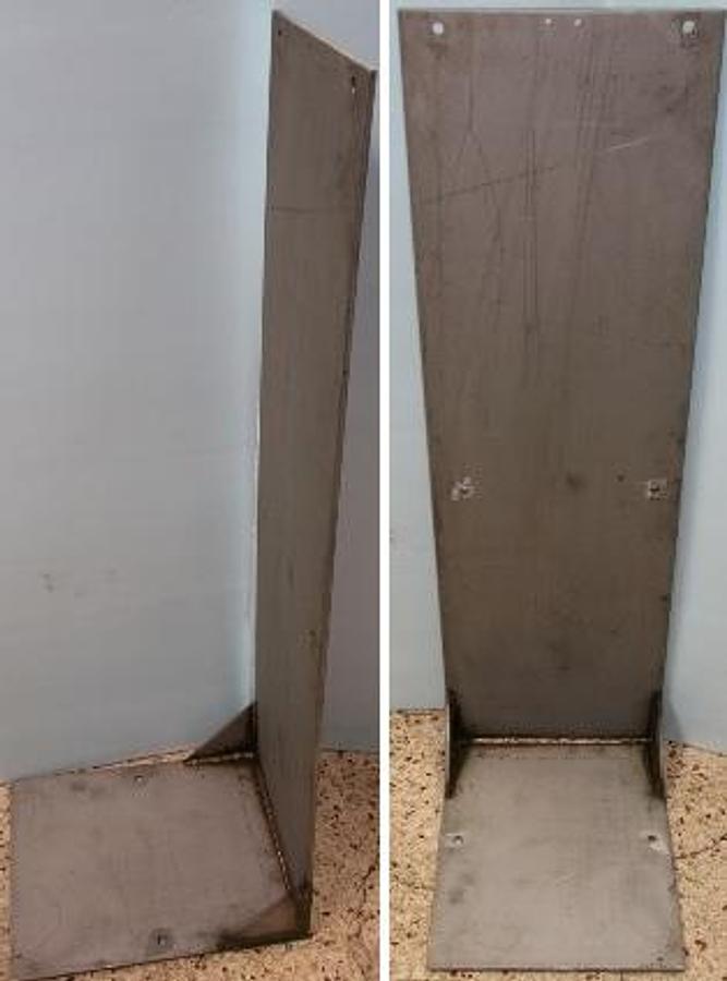 Used QTY. 1. L SHAPED STAINLESS STEEL PLATE 42 ¼" X 13" AND 15 ½" X 13" UPRIGHT.