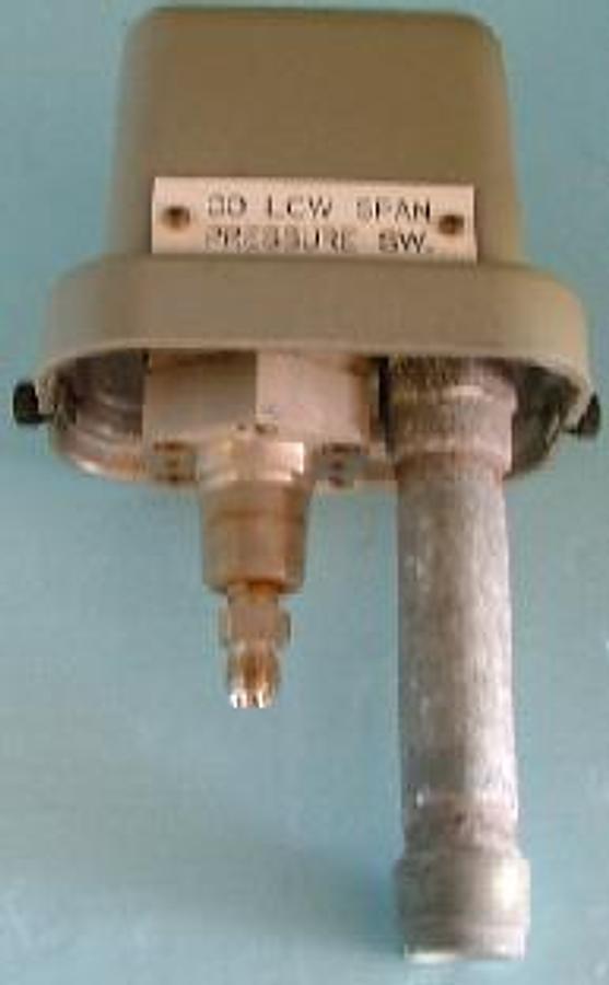 Used MERCOID PRESSURE SWITCH SET @ 7 PSIG.