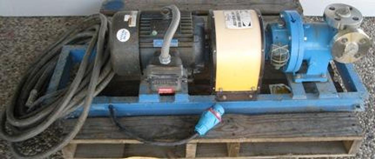 Used QTY. 1. ROTARY GEAR PUMP STAINLESS STEEL 1" X 1" FLANGED IN / OUTLET LEESON 5 HP EXP MOTOR