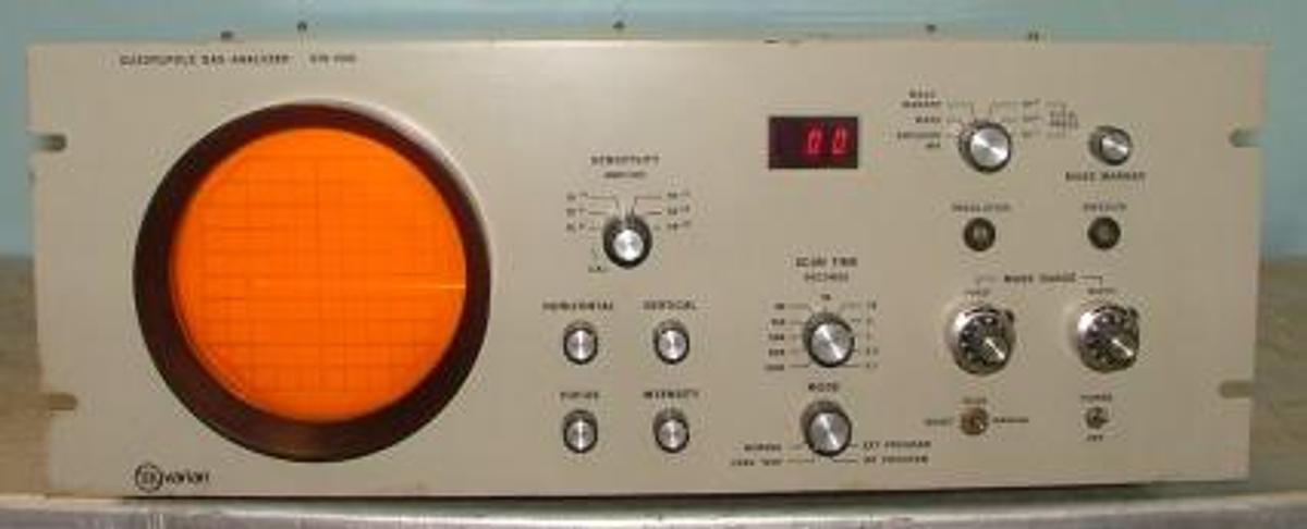 Used QTY. 1. VARIAN QUADRUPLE GAS ANALYZER #978-1000 MANUFACTURED BY NEVA VARIAN AFFLILIATE JAPAN NO