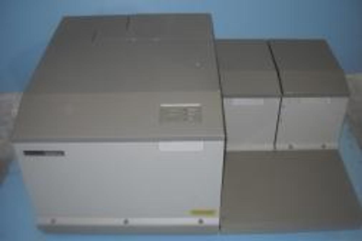 Used PERKIN ELMER FT-IR SPECTROMETER SPECTRUM 2000