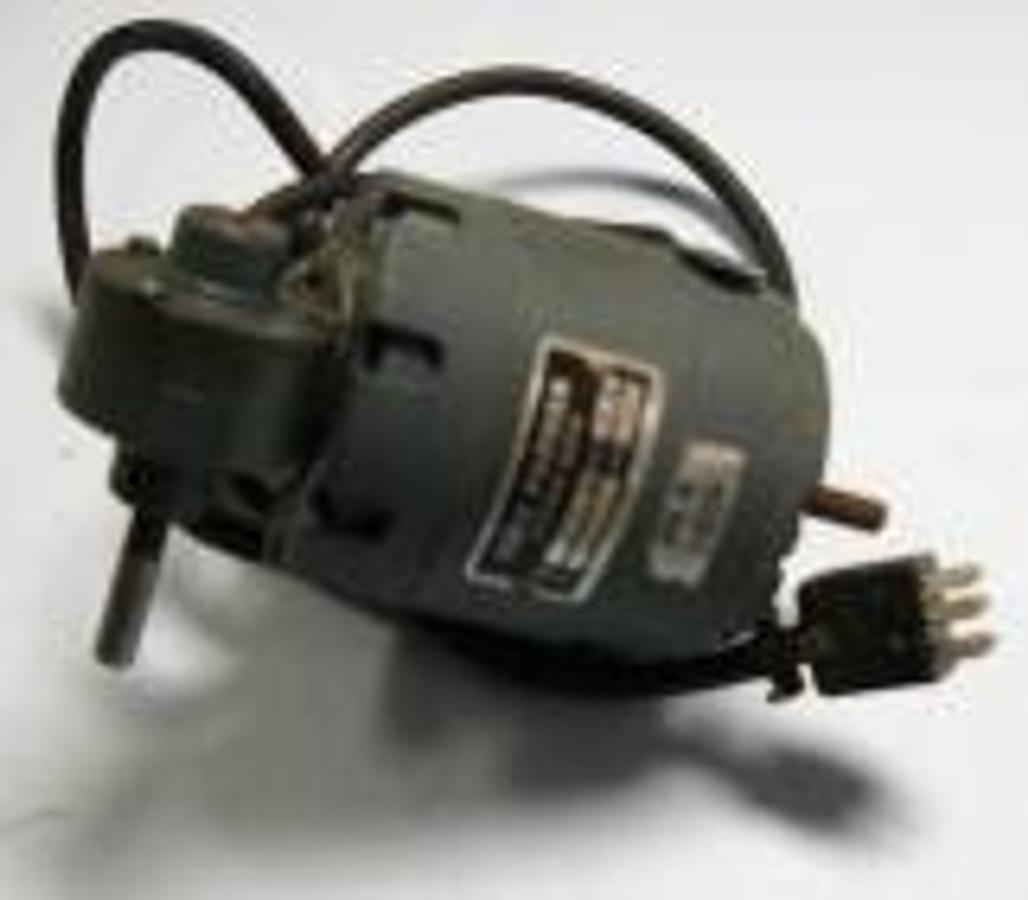 Used QTY. 1. COLE PARMER CHICAGO 60626 MIXER WITH 6P.N INPUT