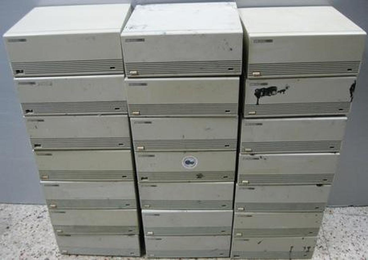 Used QTY. 21. HEWLETT PACKARD 7673 CONTROLLERS