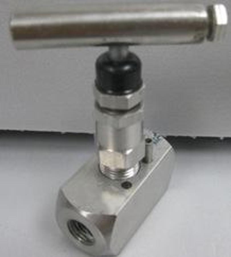 Used QTY. 1. ANDERSON GREENWOOD & CO. VALVE NO: H1RDS2 02-1262-006