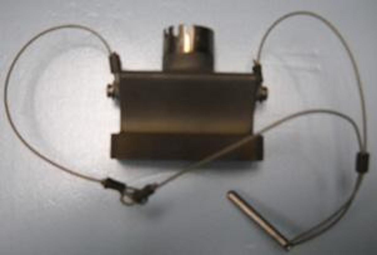 Used ATOMIC ABSORPTION SPECTROPHOTOMETER BURNER HEAD 2-3/4" LONG WITH CABLES. .