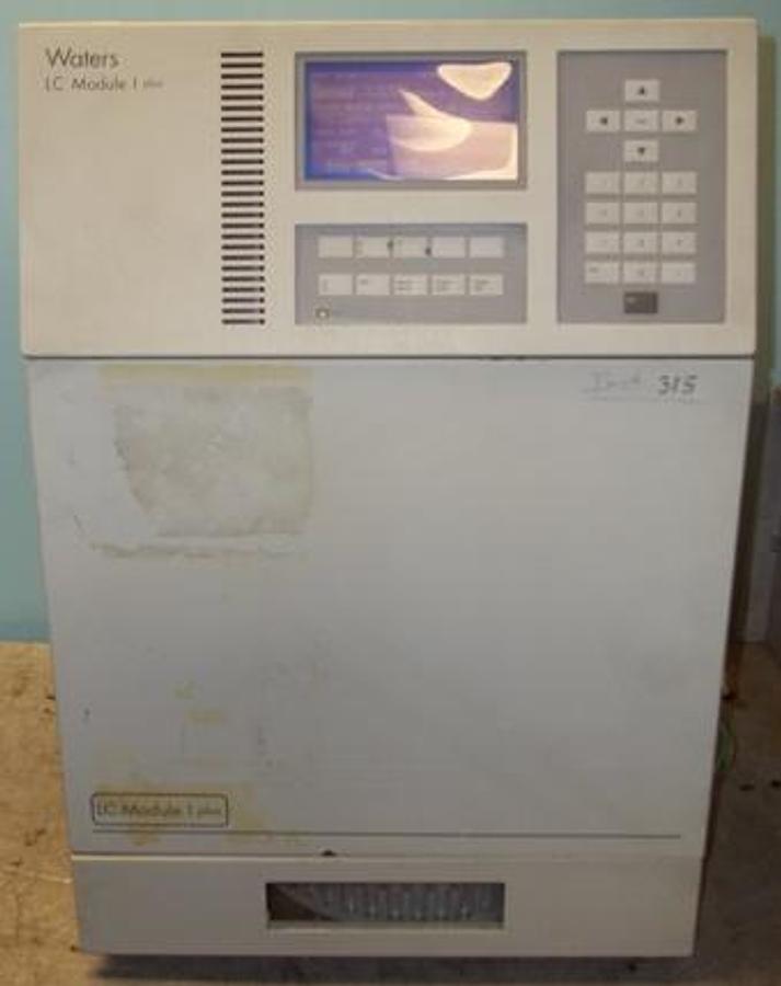 Used QTY. 1. WATERS LC MODULE 1 PLUS REVISION 2.2 DATE 8/5/93 TYPE: SYSTEM CONTROLLER ITEM # WAT024854 DESC LC MOD 1 PLUS 120V V-120 V/ I 4.1 HZ 50/60 W/ PUMP AND SAMPLER.