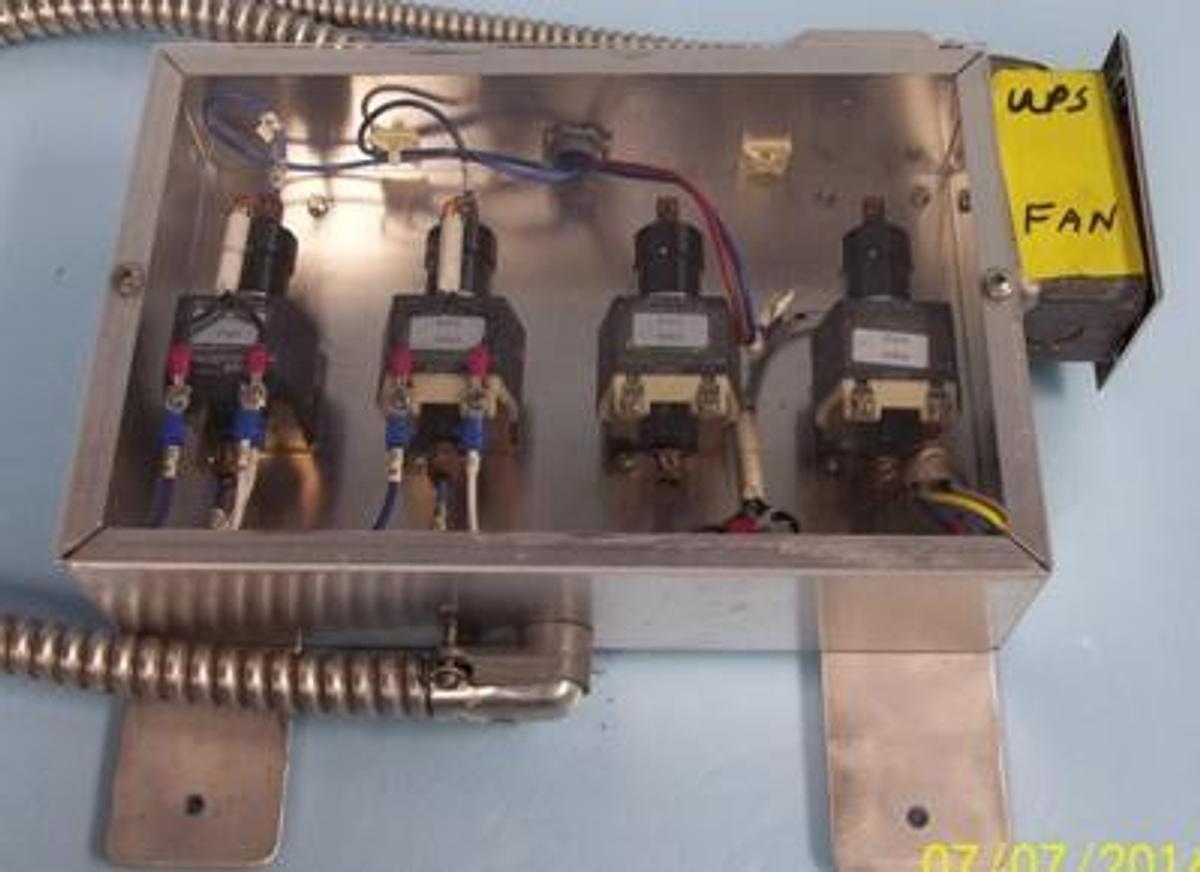 Used HOMEMADE CONTACTOR BOX ENCLOSURE WITH 4 WM35A-120A 8249 CONTACTORS AND 120 VOLT DUAL INLET.. .