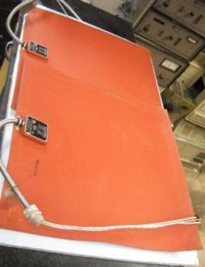 Used FLEXIPANEL THERMON MODEL EP-1 10A 115V 1150W A. USED PART RJE55241 B. NEW PART 24"X24".