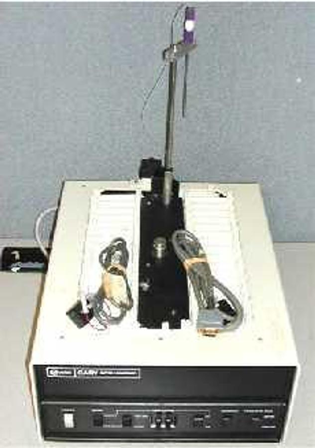 Used QTY. 1. SPECTRA PHYSICS MODEL 8775 HPLC AUTO SAMPLER.