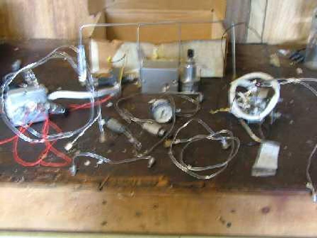 Used HP 5880 AUXILIARY GAS SUPPLY PARTS.