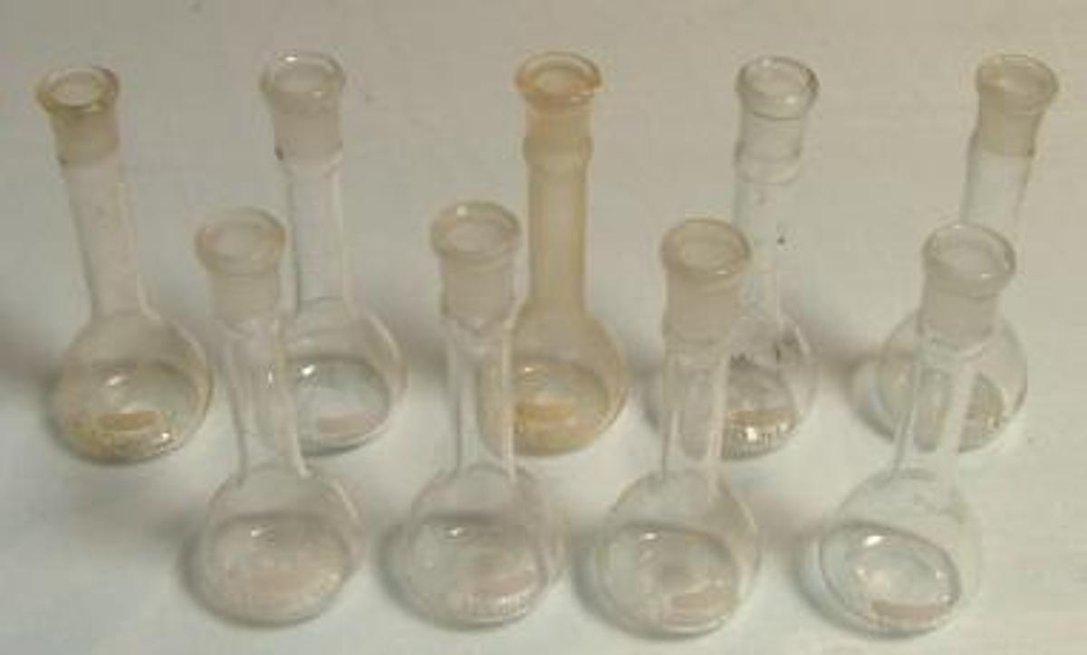 Used PYREX VOLUMETRIC FLASK 10 ML NO. 5680 TC 20 C TS 9 A