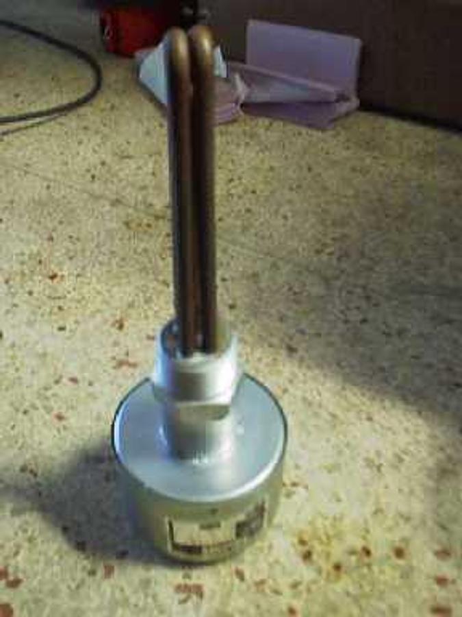 Used QTY. 1. HEATREX IMMERSION HEATER PART NO. 510517 WATTS 2000 VOLTS 240