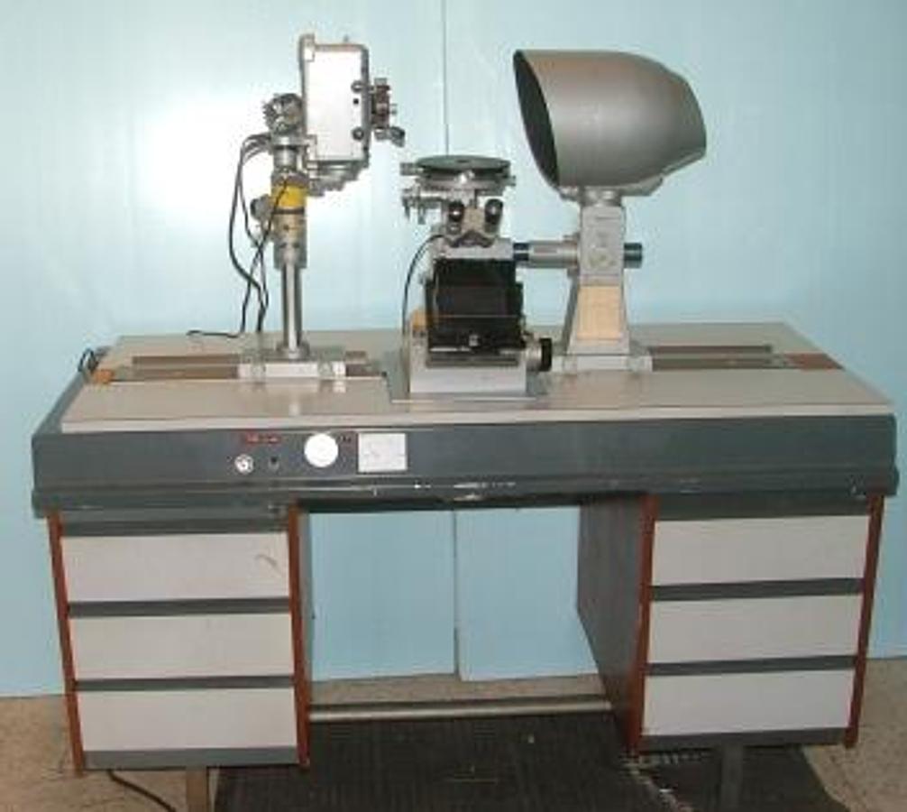 Used QTY. 1. REICHERT MEF2 UNIVERSAL CAMERA MICROSCOPE METALLURGICAL MICROSCOPE FOR