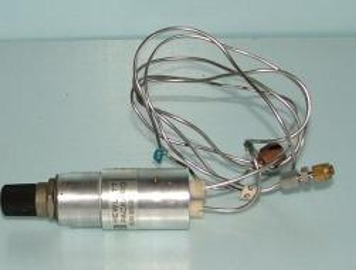 Used HEWLETT PACKARD 19246-60530 870512 0-10 PSI RANGE INLET PRESSURE 200 PSIG MAX WITH TWO WIRE CONNECTORS.