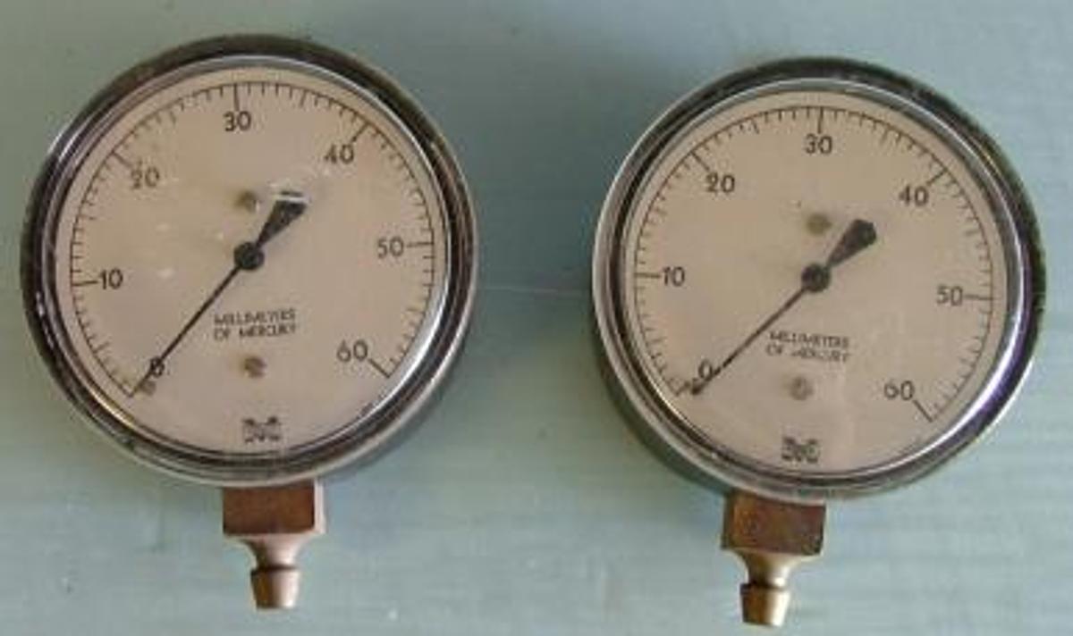 Used QTY. 2. MARSHALL TOWN GAUGES RANGE 0-60 MM OF HG MODEL 83243