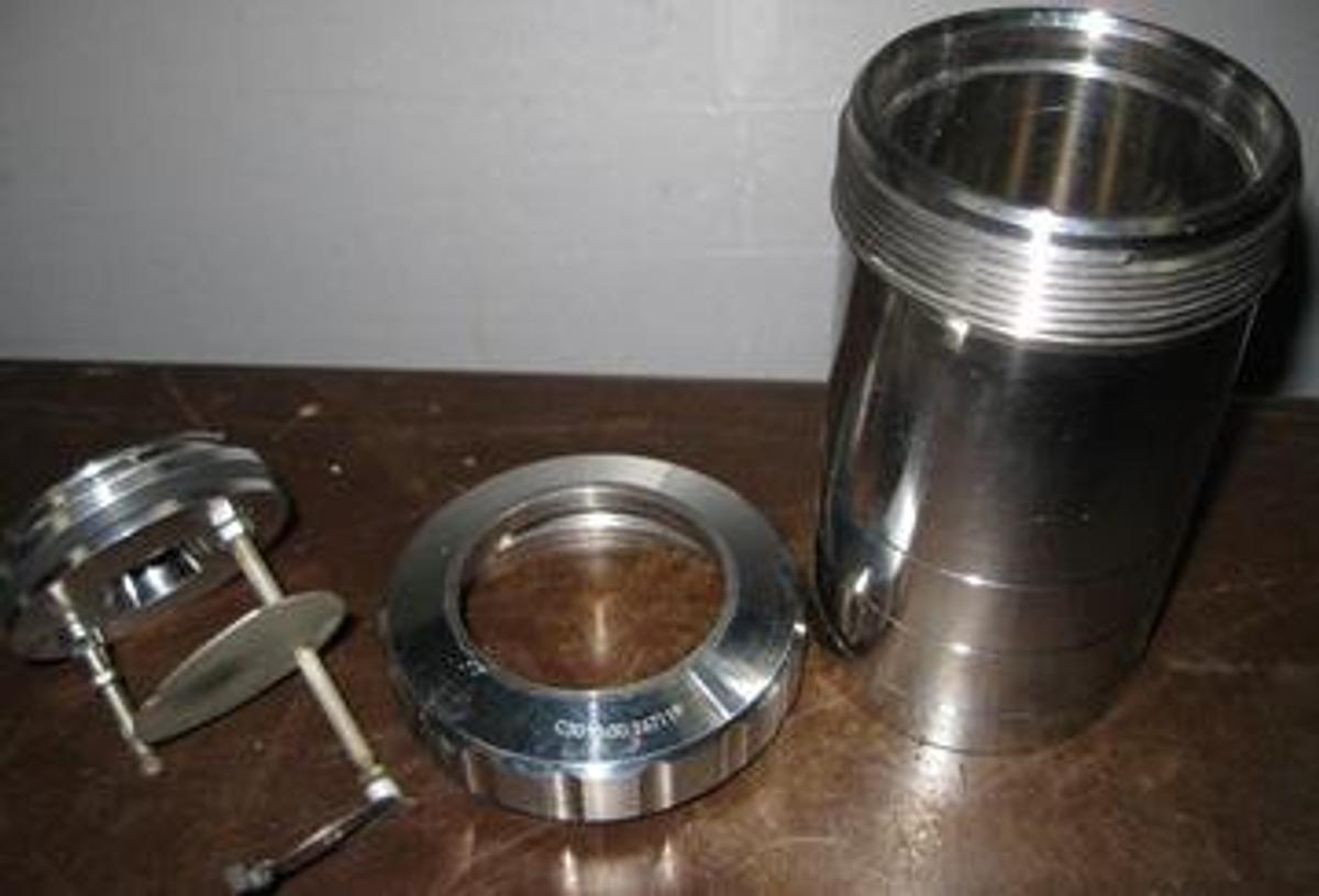 Used IKA COLORIMETER DECOMPOSITION VESSEL. ( SAMPLE BOMB) IKA-WERKE D-79219 STAUFEN C-5010-00.267119