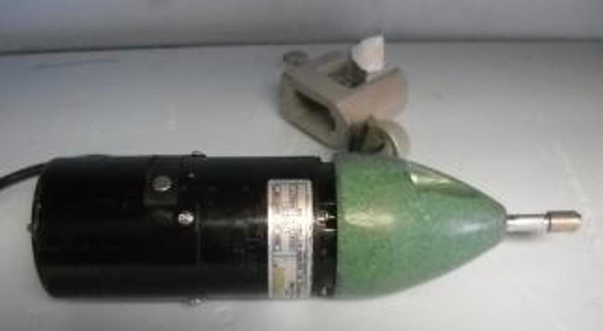 Used LIGHTNIN MIXER SERIES 20 VARIABLE SPEED INDENT# 800294 PSP 115V 50/60HZ PHASE 1 OVERHEAD RING STAND MIXER. .