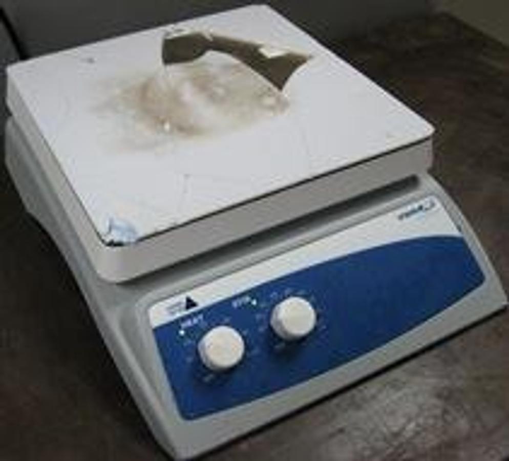 Used QTY. 1. VWR HOTPLATE/STIRRER