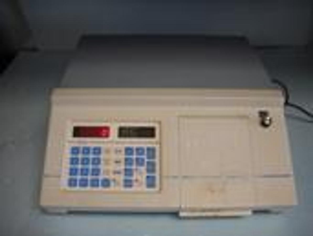 Used HACH DR 3000 SPECTROPHOTOMETER MODEL # 19600-00