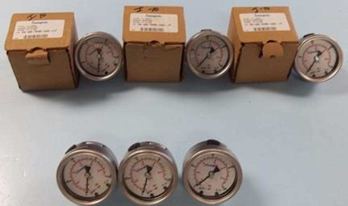 Used SWAGELOK TYPE: G.1. GAUGES RANGE: 400PSI/BAR CONN: ¼ TA CBM P/N: PG1-63B-PG400-CAQX-N NEW 3 IN BOXES 3 WITH OUT BOXES.