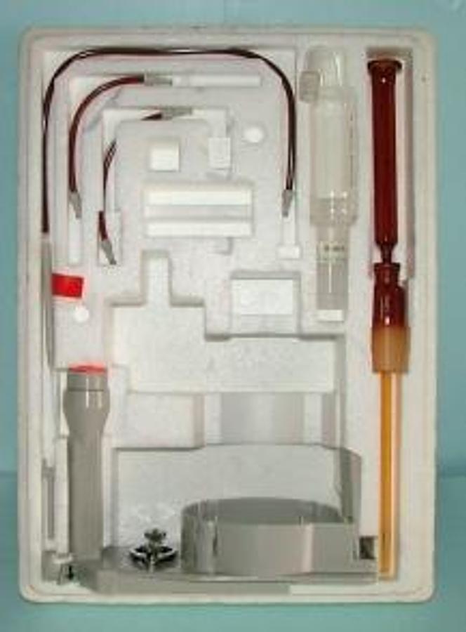 Used METROHM KIT WITH BURETTE BOTTLE HOLDER BURETTE # 10 PART # EA 869-10 GLASS PART # METROHM EA 960-14 BOTTLE EXTRACTOR AND 3 TUBES A 16 INCHES (NEW).