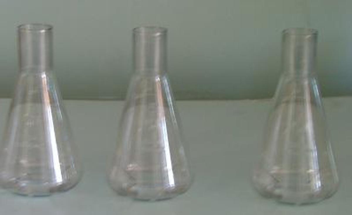 Used QTY. 3. NALGENE 500ML ERLENMEYER FLASK PLASTIC.