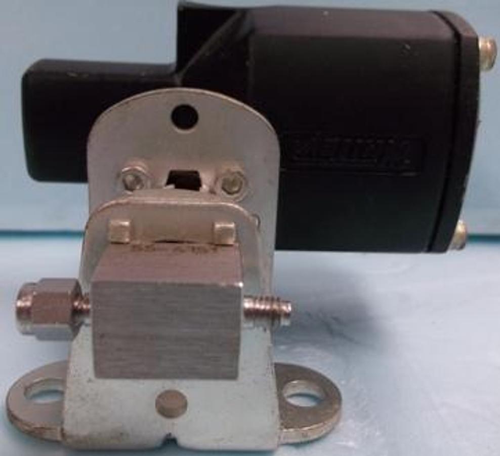 Used QTY. 1. WHITEY CO. MODEL NO.: 131 DA 200 PSI MAX. 90 DEG DOUBLE ACTING VALVE.