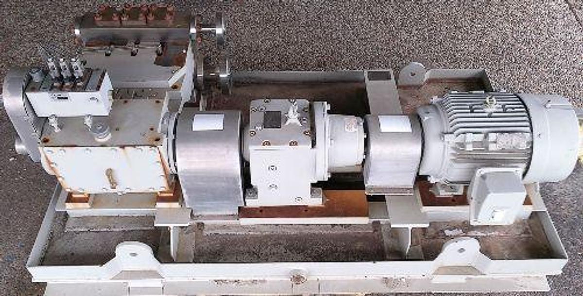 Used FMC TECHNOLOGIES SKID MOUNTED MOTOR DRIVEN TRIPLEX PLUNGER CO2 PUMP AND NORD GEAR CORPORATION,