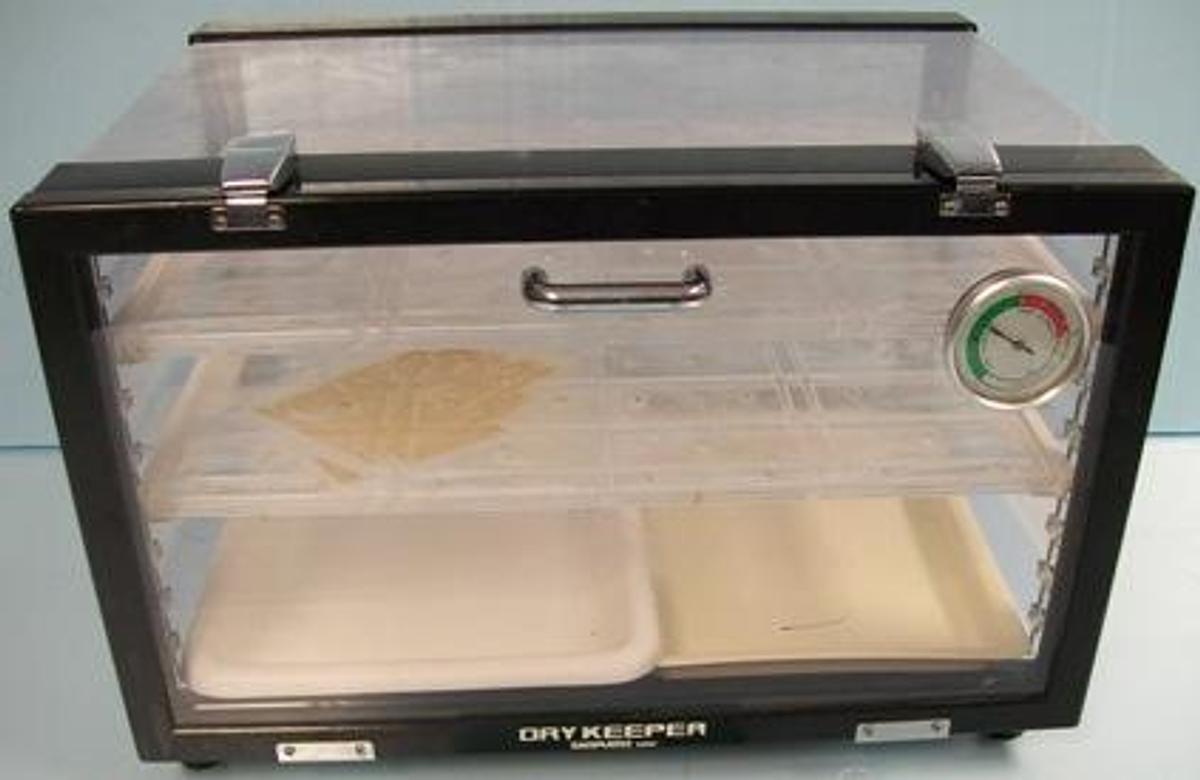 Used SANPLATEC CORP. DRY KEEPER