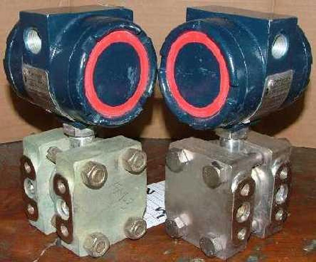 Used QTY. 2. PRO-DUCER 2000 TRANSMITTER MODEL: DX-030-CS-24-BP-4391