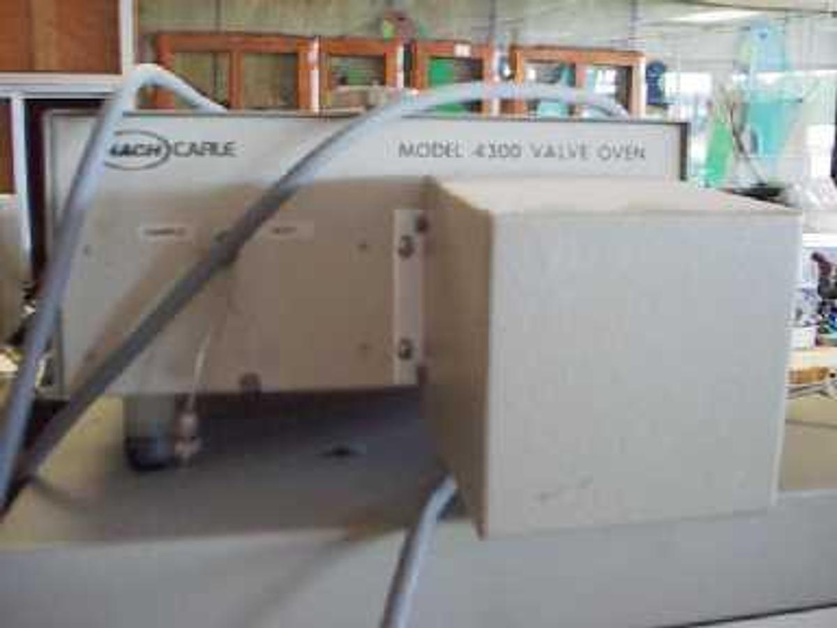 Used HACH CARLE MODEL 4300 VALVE OVEN. (epa042302c)
