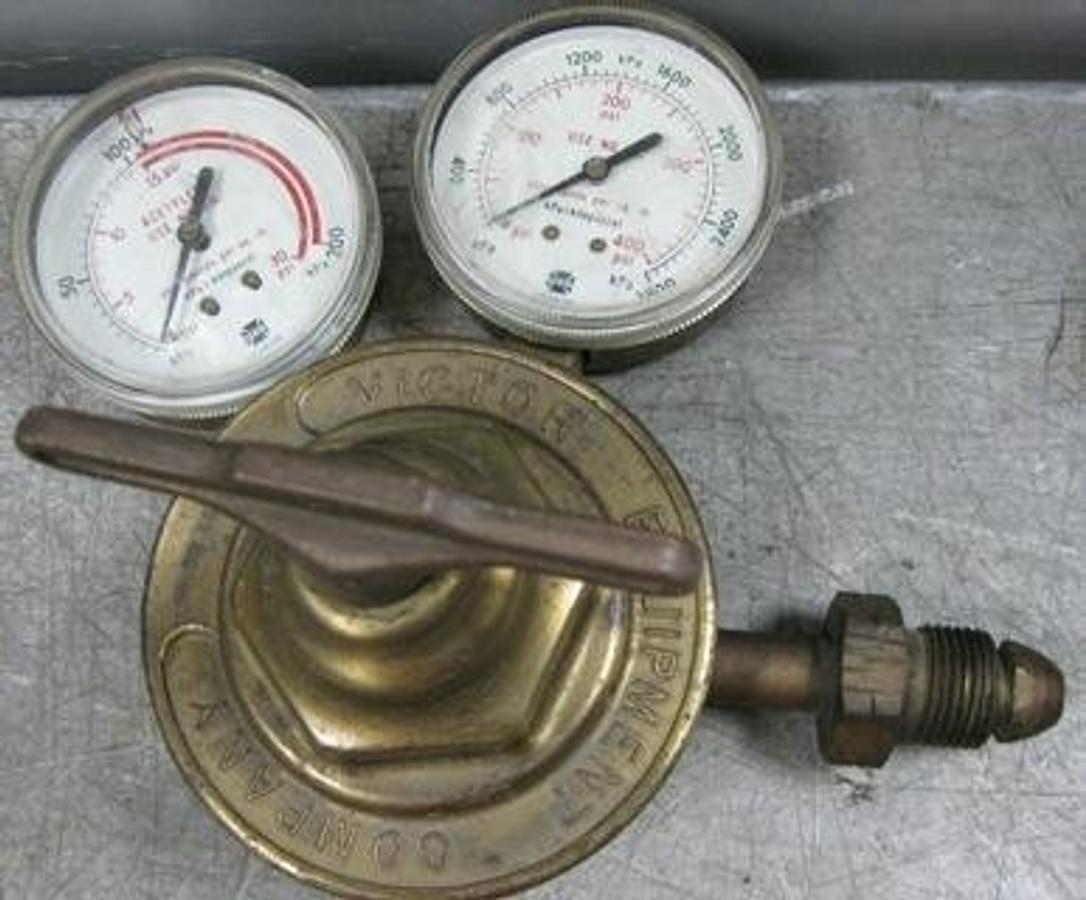 Used QTY. 1. VICTOR REGULATOR COMPRESSED GAS REGULATOR