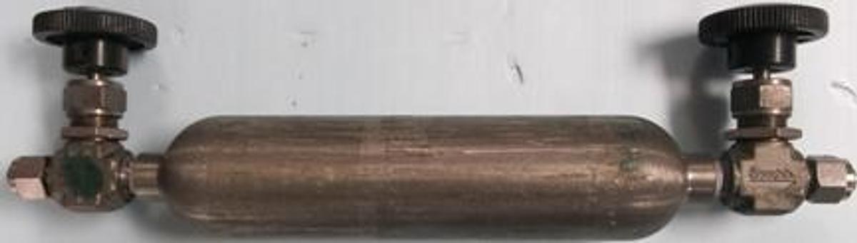 Used SWAGELOK SAMPLE CYLINDER 300 CC