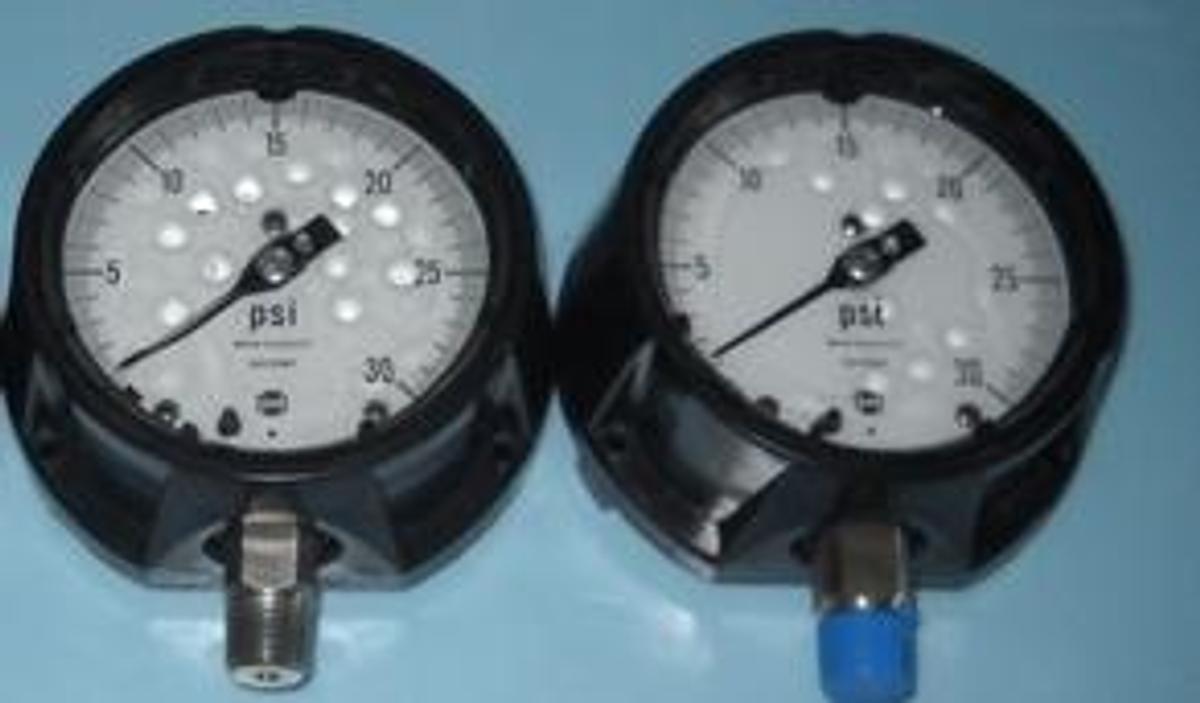 Used QTY. 2. US GAUGE SOLFRUNT GAUGE 0-30 PSI