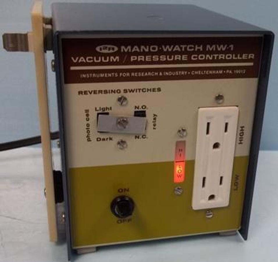 Used I2R MANO-WATCH VACUUM/PRESSURE CONTROLLER MODEL: MW1