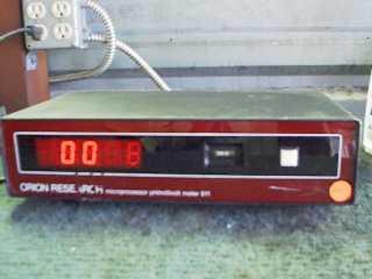 Used ORION RESEARCH MICRO PROCESSOR PH / MILLIVOLT METER 811. (d2201o.jpg) To see a picture of this lab equ.