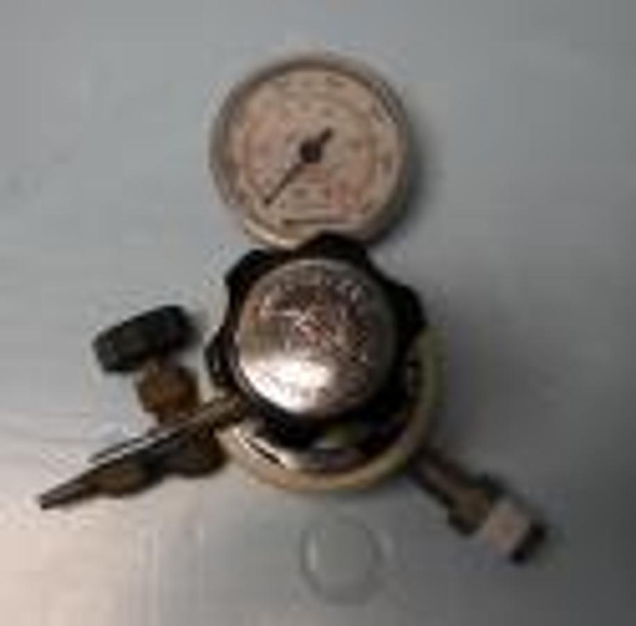 Used MATHESON (REGULATOR) MODEL 12-240