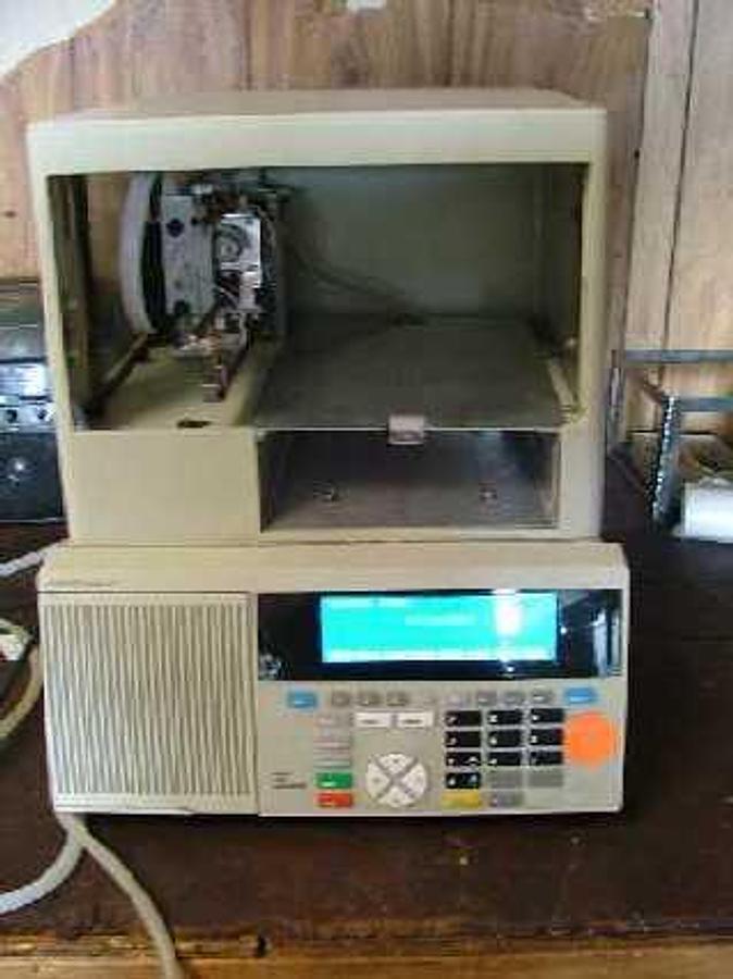 Used PERKIN ELMER SERIES 200 LC AUTO SAMPLER