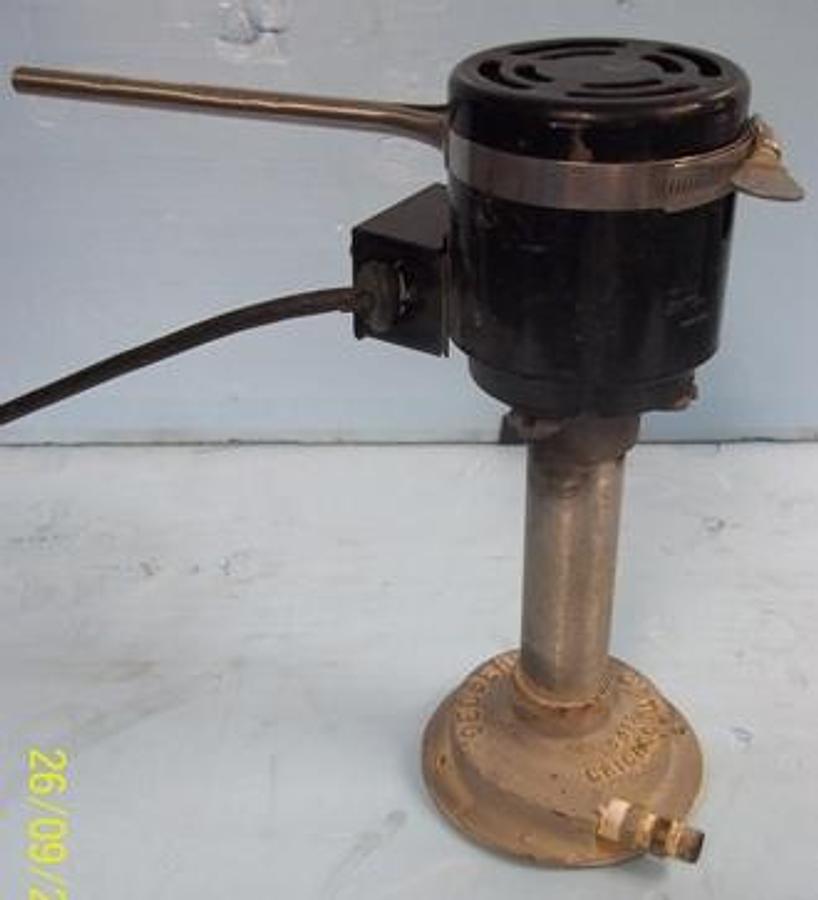 Used QTY. 1. GELBER BATH IMMERSION CIRCULATOR PUMP 3/8 FITTING #0012 WITH DAYTON MOTOR #0A80 MOD: 9M818 115V 60HZ 1.35A 1/25HP 1550 RPM.