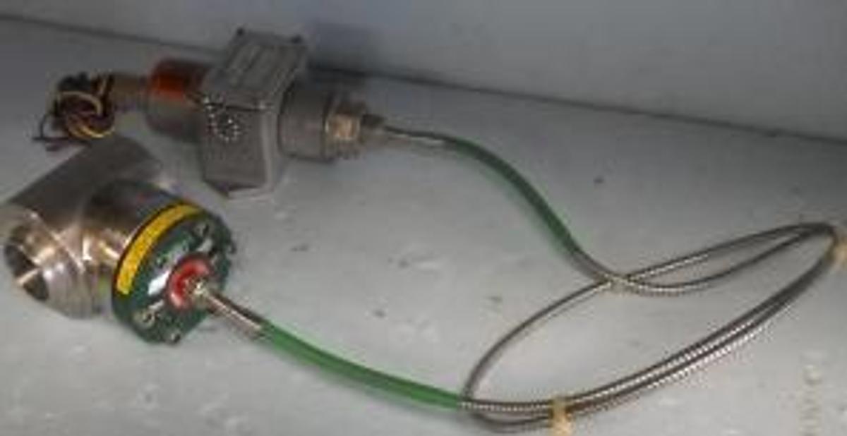 Used QTY. 1. PI COMPONENTS PIC MODEL W24TB.3193 GASKET GRAF DIAPH HASC MWP 1250 PSIG WITH CUSTOM CONTROL SENSOR MODEL 646GZEM3 PAT# 4