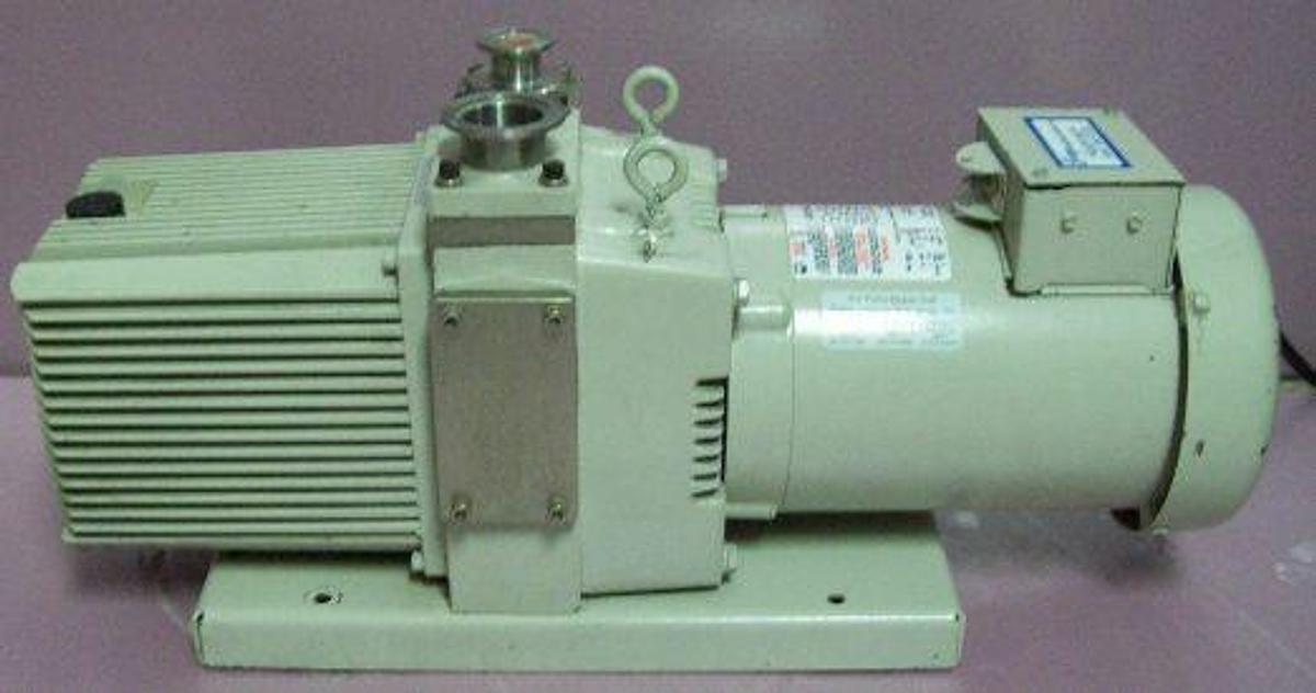 Used QTY. 1. WELCH DIRECTORR 8834 VACUUM PUMP