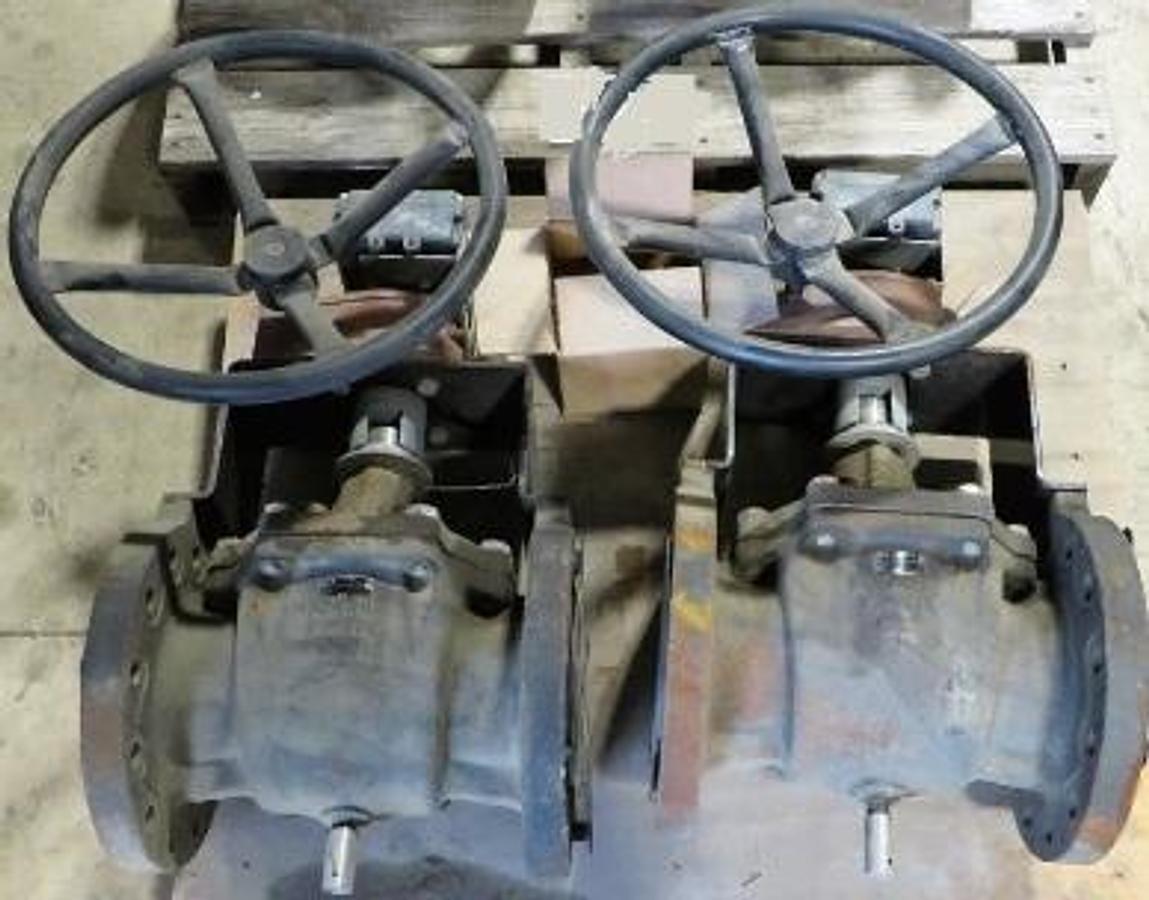 Used MCCANNA 6" 300 BALL VALVE. WCB ( WELD ABLE CARBON BODY) 316 SS TRIM RAISED FACE FLANGED. WITH HAND GEAR OPERATOR.(NEW SURPLUS)