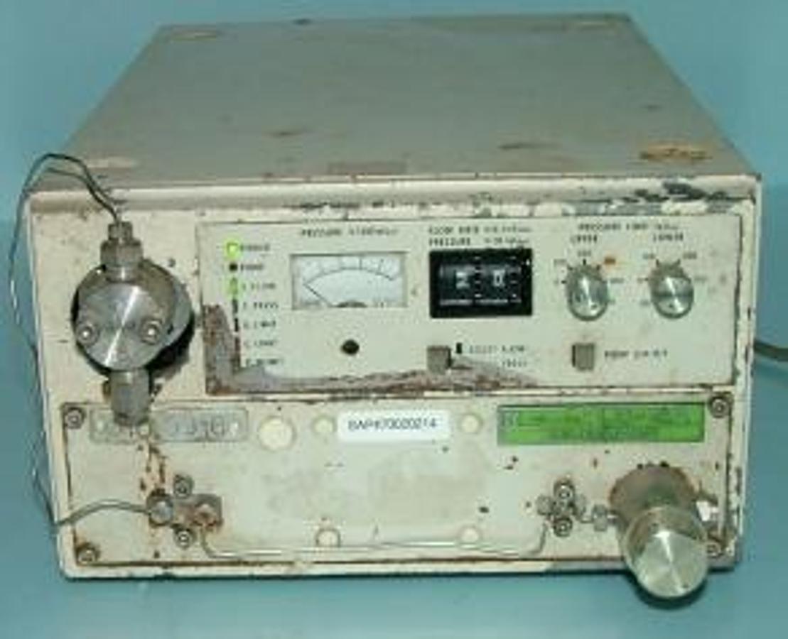 Used SHIMADZU LC-6A LIQUID CHROMATOGRAPH MODEL LC-6A NO 278188MS.