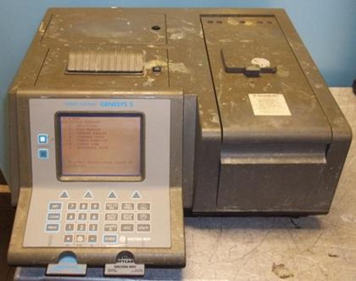 Used QTY. 1. MILTON ROY CO. / GENESYS 5 SPECTRONIC SPECTROPHOTOMETER