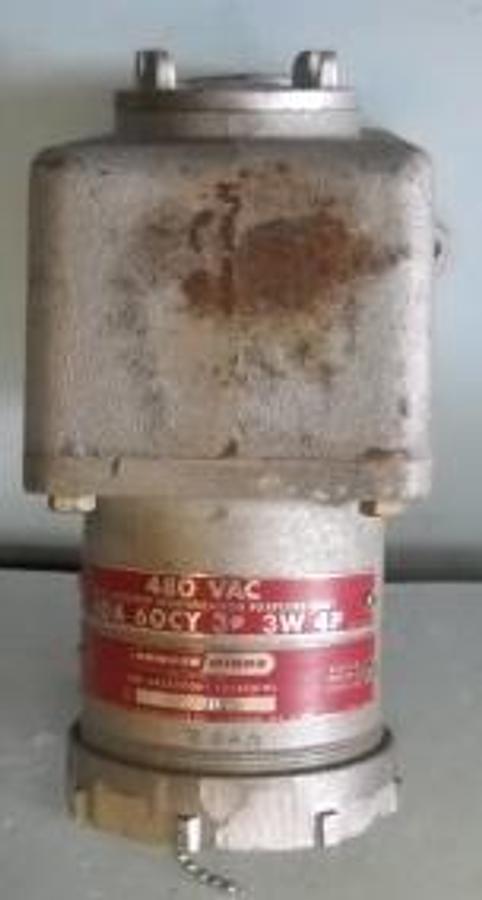 Used QTY. 1. CROUSE HINDS 480VAC CAT#SRD6484D 60A 60HZ 30 3W 48 ML3014.
